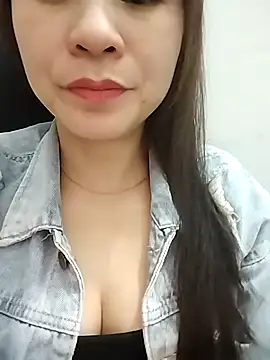 Girl Shy2000 online show from November 13, 2025, 3:55 pm