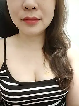 Girl Shy2000 online show from April 22, 2026, 11:06 pm