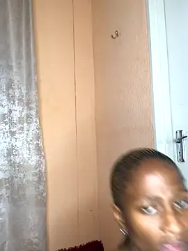 Caramel102004 online show from September 25, 2025, 12:25 am