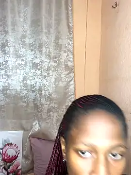 Caramel102004 online show from November 5, 2025, 9:48 pm