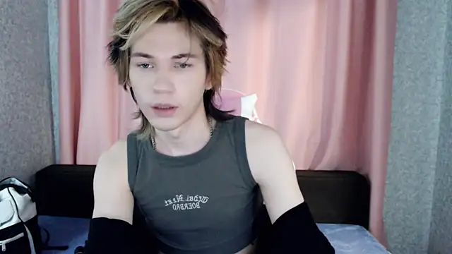 Snapshot of evan_reinhart chatting on September 28, 2025, 6:13 pm evan reinhart online show from September 28, 2025, 6:13 pm