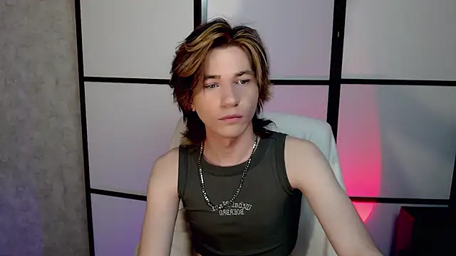 Snapshot of evan_reinhart chatting on October 14, 2025, 5:52 am evan reinhart online show from October 14, 2025, 5:52 am