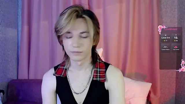 Snapshot of evan_reinhart chatting on October 16, 2025, 11:28 pm evan reinhart online show from October 16, 2025, 11:28 pm