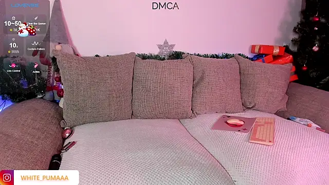 Crystal Neko online show from January 14, 2026, 3:17 pm