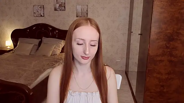 TwilightSerena online show from February 5, 2026, 7:40 pm