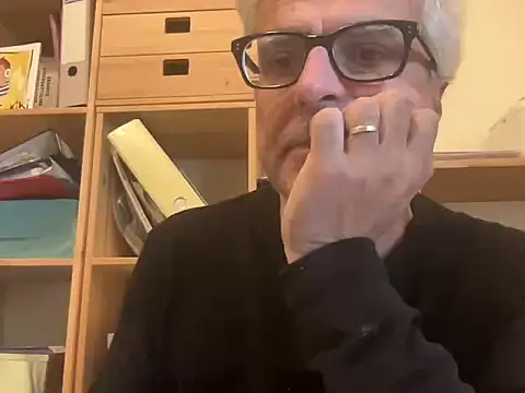 Snapshot of chtentation chatting on March 31, 2026, 3:12 pm chtentation online show from March 31, 2026, 3:12 pm