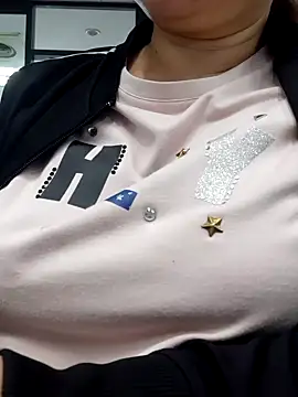 Snapshot of Kimkhaepretty chatting on November 7, 2025, 3:17 am Kimkhaepretty online show from November 7, 2025, 3:17 am