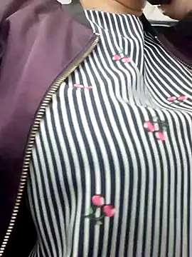 Snapshot of Kimkhaepretty chatting on November 13, 2025, 2:43 am Kimkhaepretty online show from November 13, 2025, 2:43 am