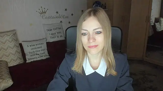 Snapshot of Tiffany_Bates chatting on November 2, 2025, 3:20 am Tiffany Bates online show from November 2, 2025, 3:20 am