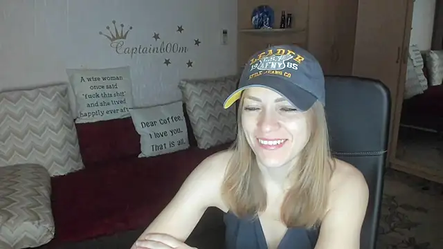 Snapshot of Tiffany_Bates chatting on November 11, 2025, 3:28 am Tiffany Bates online show from November 11, 2025, 3:28 am