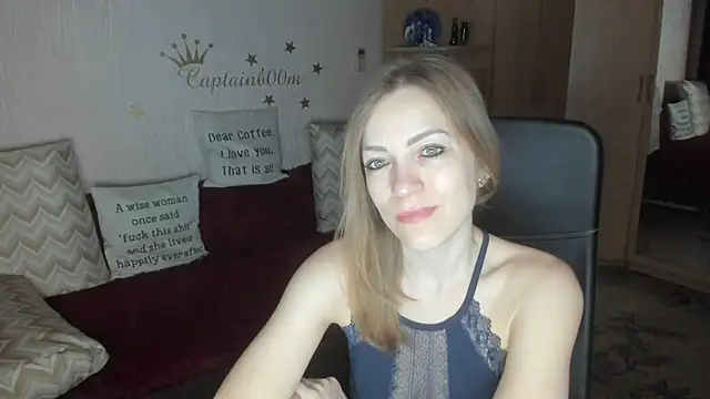 Tiffany Bates online show from December 2, 2025, 3:45 am