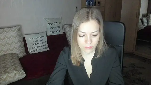 Tiffany Bates online show from February 4, 2026, 3:23 am