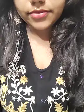 Snapshot of Miss_Rose__ chatting on October 19, 2025, 2:45 am Miss Rose online show from October 19, 2025, 2:45 am