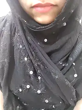 Miss Rose   online show from November 26, 2025, 7:04 pm