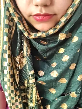 Miss Rose   online show from February 4, 2026, 6:36 pm