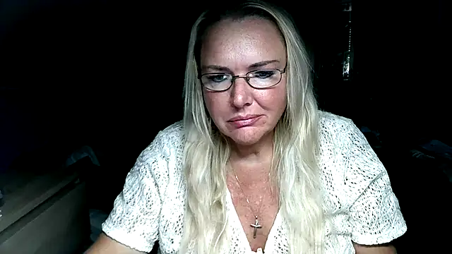 Sandy-Summer online show from September 25, 2025, 11:25 am