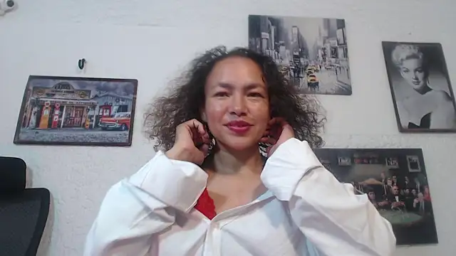 Snapshot of venus_lov9 chatting on October 6, 2025, 10:34 am venus lov9 online show from October 6, 2025, 10:34 am