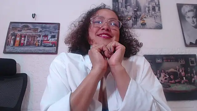 Snapshot of venus_lov9 chatting on October 7, 2025, 10:56 am venus lov9 online show from October 7, 2025, 10:56 am