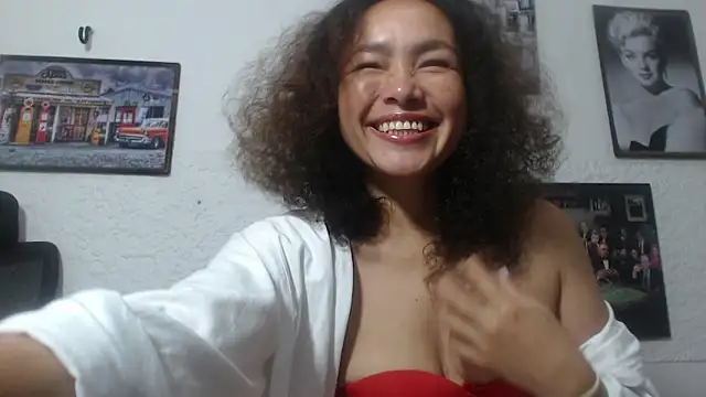 Snapshot of venus_lov9 chatting on October 9, 2025, 10:24 am venus lov9 online show from October 9, 2025, 10:24 am