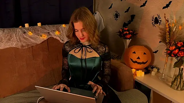 Snapshot of LilianLee chatting on October 27, 2025, 2:43 pm LilianLee online show from October 27, 2025, 2:43 pm