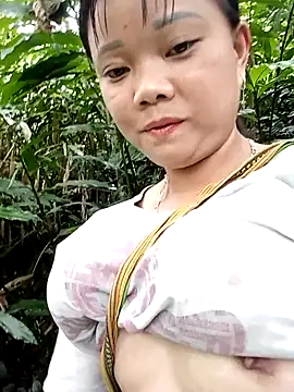 Snapshot of Samyy_xx chatting on October 14, 2025, 1:28 am Samyy xx online show from October 14, 2025, 1:28 am