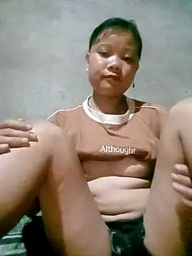 Snapshot of Samyy_xx chatting on October 31, 2025, 8:43 pm Samyy xx online show from October 31, 2025, 8:43 pm