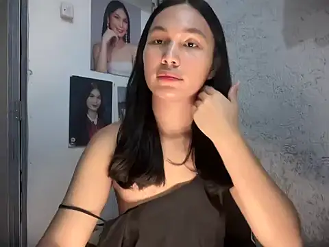 Snapshot of FelicityLincoln chatting on July 1, 2026, 1:56 pm FelicityLincoln online show from July 1, 2026, 1:56 pm