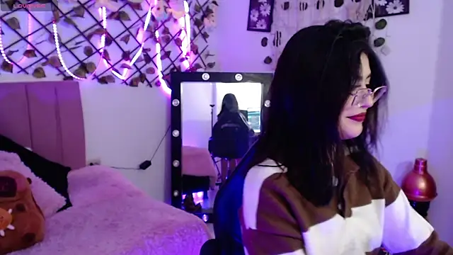 Snapshot of isa_bunny18 chatting on October 10, 2025, 3:38 am isa bunny18 online show from October 10, 2025, 3:38 am