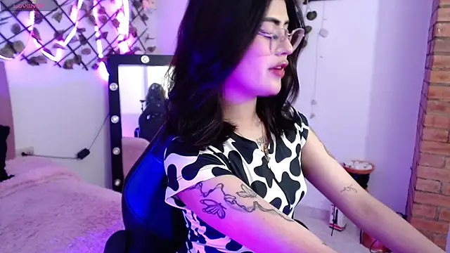 Snapshot of isa_bunny18 chatting on October 21, 2025, 2:23 am isa bunny18 online show from October 21, 2025, 2:23 am