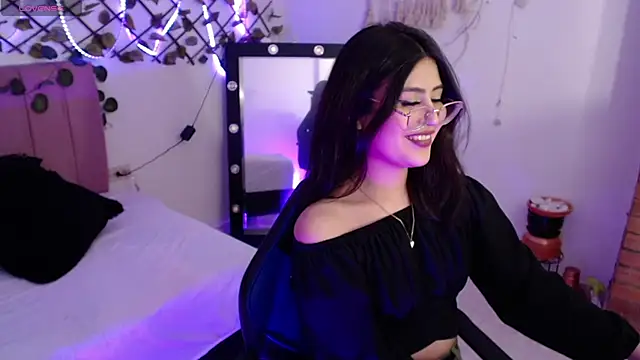 Snapshot of isa_bunny18 chatting on November 3, 2025, 4:25 am isa bunny18 online show from November 3, 2025, 4:25 am