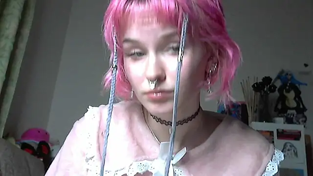 Snapshot of Paradoxy_ chatting on March 7, 2026, 8:50 pm Paradoxy online show from March 7, 2026, 8:50 pm