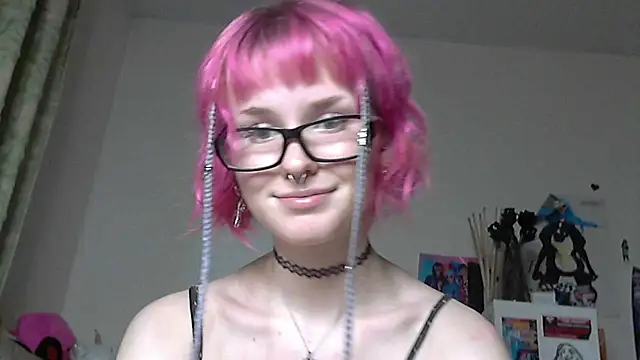 Snapshot of Paradoxy_ chatting on March 20, 2026, 9:19 pm Paradoxy online show from March 20, 2026, 9:19 pm