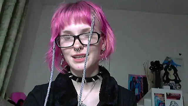 Snapshot of Paradoxy_ chatting on March 24, 2026, 8:14 pm Paradoxy online show from March 24, 2026, 8:14 pm