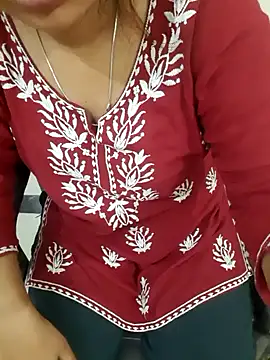 Snapshot of Minakshi_677 chatting on November 7, 2025, 2:22 am Minakshi 677 online show from November 7, 2025, 2:22 am