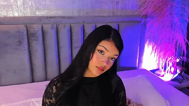 Snapshot of EmmaBlossom chatting on October 1, 2025, 6:58 pm EmmaBlossom online show from October 1, 2025, 6:58 pm