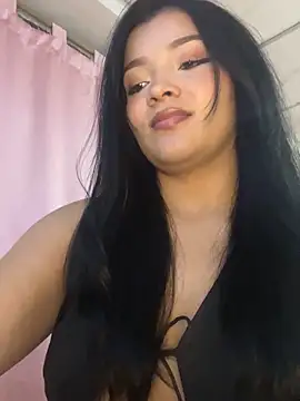 Snapshot of EmmaBlossom chatting on October 8, 2025, 12:30 am EmmaBlossom online show from October 8, 2025, 12:30 am