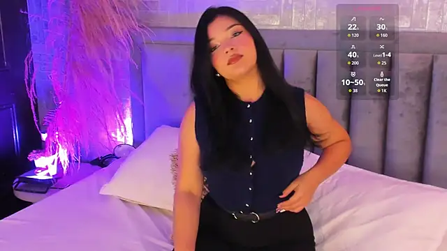 Snapshot of EmmaBlossom chatting on October 17, 2025, 7:27 pm EmmaBlossom online show from October 17, 2025, 7:27 pm