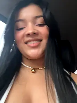 Snapshot of EmmaBlossom chatting on October 24, 2025, 7:54 pm EmmaBlossom online show from October 24, 2025, 7:54 pm