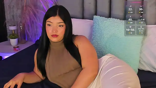 Snapshot of EmmaBlossom chatting on October 29, 2025, 7:15 pm EmmaBlossom online show from October 29, 2025, 7:15 pm