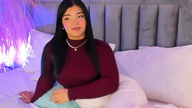 Snapshot of EmmaBlossom chatting on November 13, 2025, 7:46 pm EmmaBlossom online show from November 13, 2025, 7:46 pm