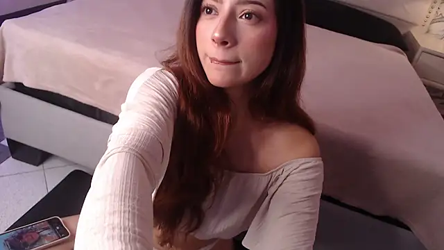 Snapshot of Adrianna5_ chatting on November 8, 2025, 11:21 am Adrianna5 online show from November 8, 2025, 11:21 am