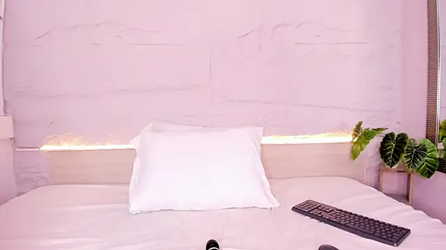 Snapshot of venusgreys1_ chatting on November 15, 2025, 12:02 pm venusgreys1 online show from November 15, 2025, 12:02 pm