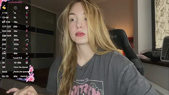 Snapshot of EvaCarter1 chatting on October 21, 2025, 8:04 am EvaCarter1 online show from October 21, 2025, 8:04 am