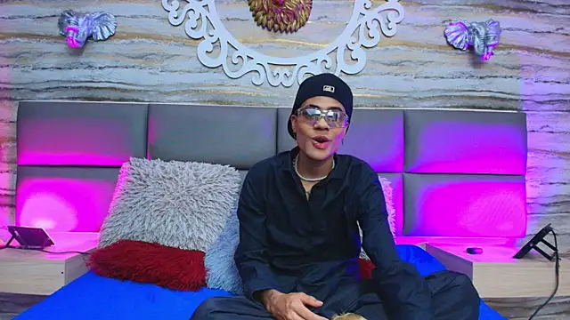 Lovers 21 online show from October 3, 2025, 7:55 pm