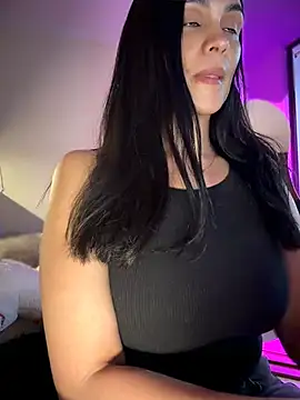 Antonella Maxwell online show from May 7, 2026, 7:41 pm