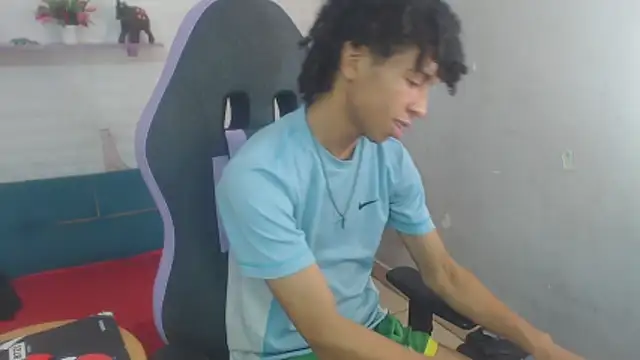 xion ez online show from December 17, 2025, 9:43 pm