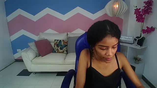 Snapshot of adisson_petite1 chatting on October 12, 2025, 5:12 pm adisson petite1 online show from October 12, 2025, 5:12 pm