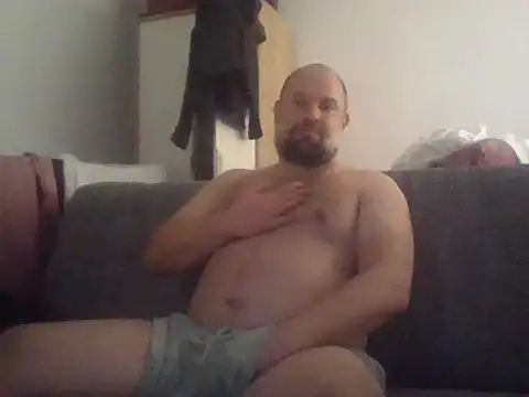 Snapshot of CristalDad chatting on October 23, 2025, 10:19 pm CristalDad online show from October 23, 2025, 10:19 pm