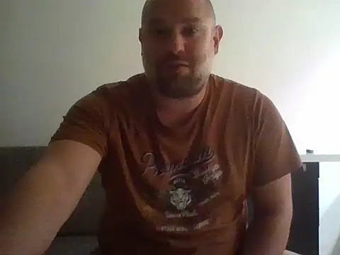 Snapshot of CristalDad chatting on October 29, 2025, 10:00 pm CristalDad online show from October 29, 2025, 10:00 pm