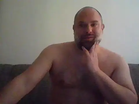 Snapshot of CristalDad chatting on November 11, 2025, 11:38 pm CristalDad online show from November 11, 2025, 11:38 pm